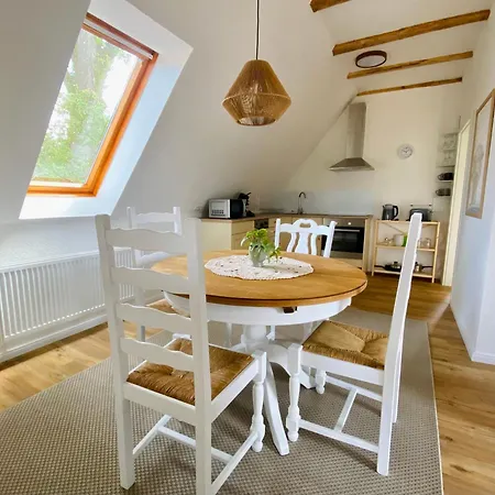 Straussenblick Dachgeschoss - Keine Monteure Apartamento