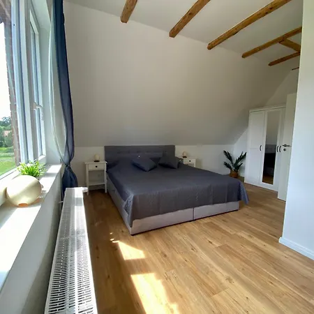 Straussenblick Dachgeschoss - Keine Monteure Apartamento