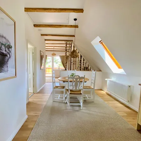 Straussenblick Dachgeschoss - Keine Monteure Apartamento