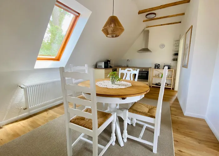 Straussenblick Dachgeschoss - Keine Monteure Апартаменты