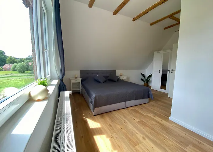 Straussenblick Dachgeschoss - Keine Monteure Апартаменты