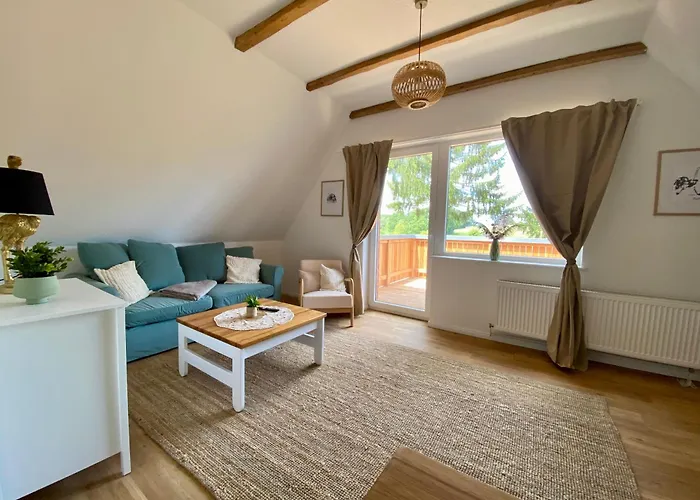 Апартаменты Straussenblick Dachgeschoss - Keine Monteure Бад-Фаллингбостель